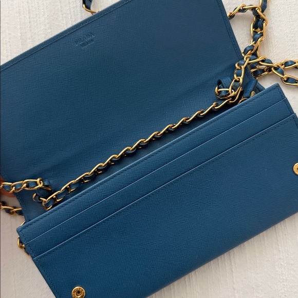 Prada Teal Leather Crossbody Bag with Gold Chain - Picture 2 of 4